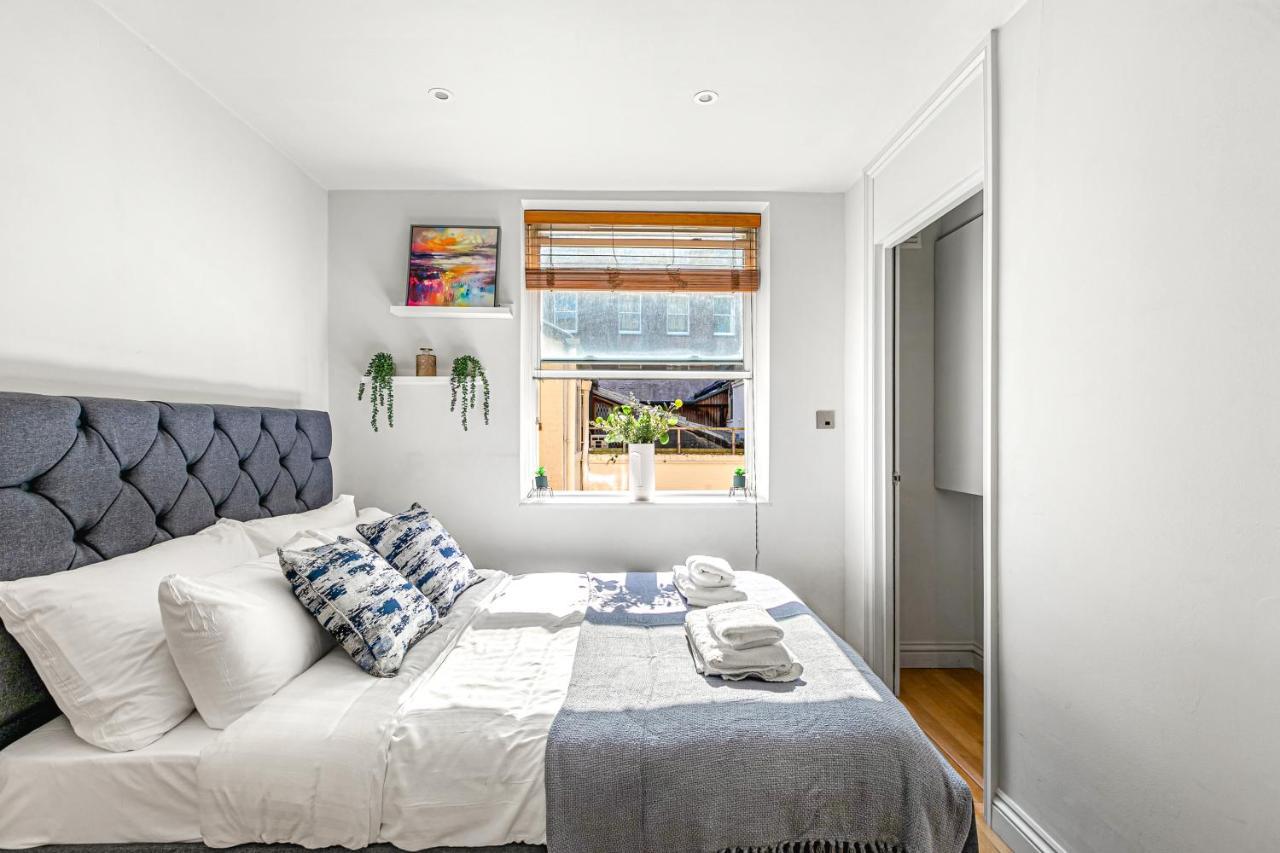 Charming Flat Close To Holborn Station * Londen