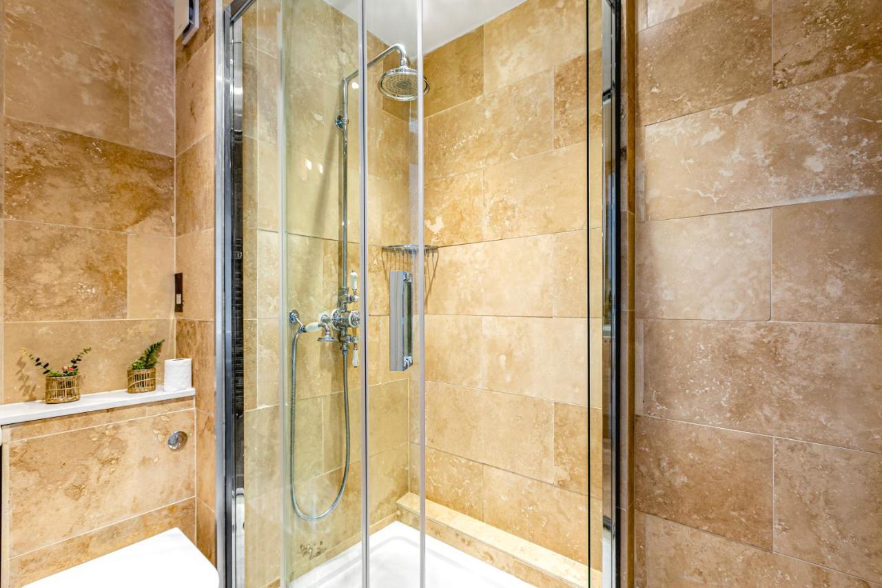 Charming Flat Close To Holborn Station * Londen
